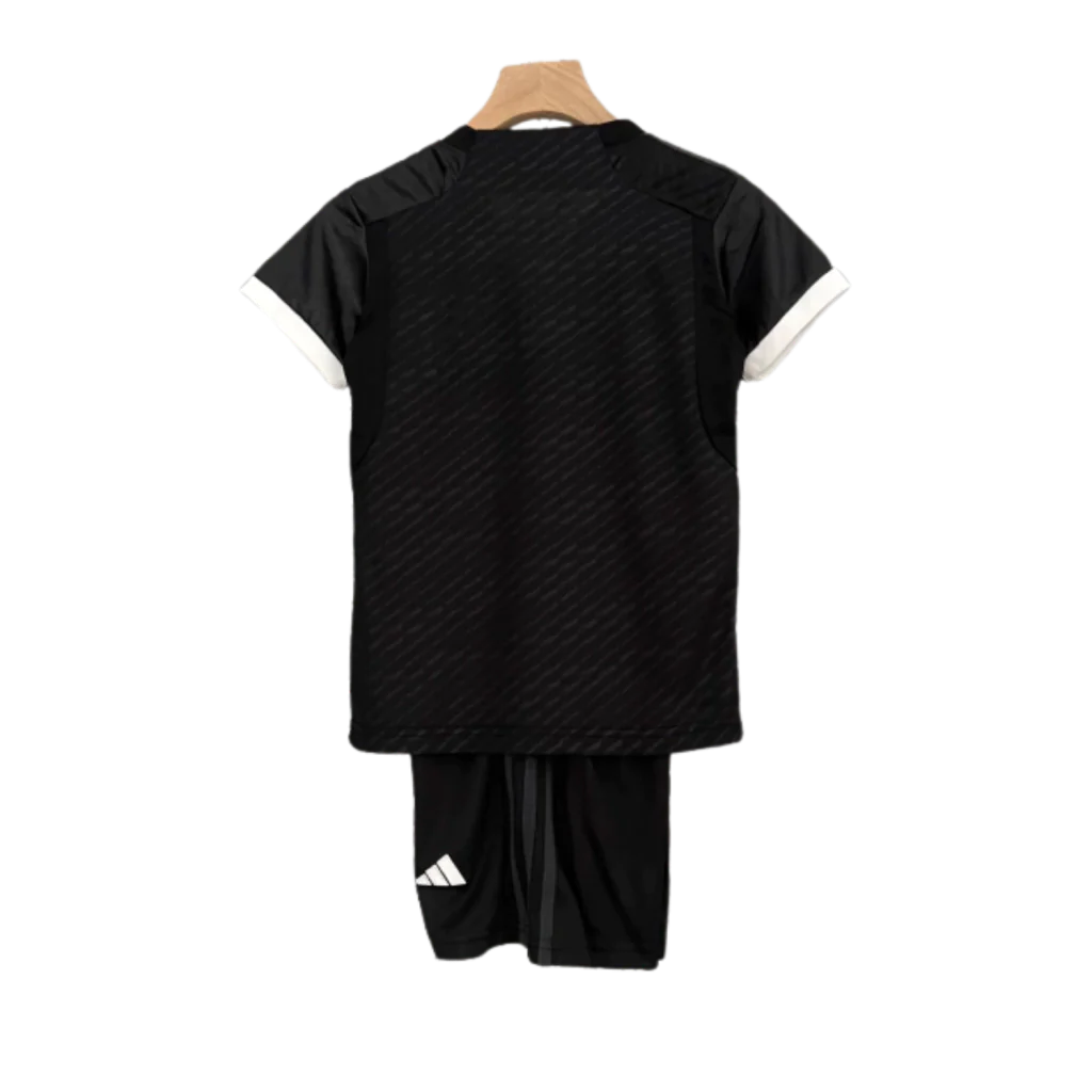 Conjunto Infantil Juventus Third 23/24 - Preto