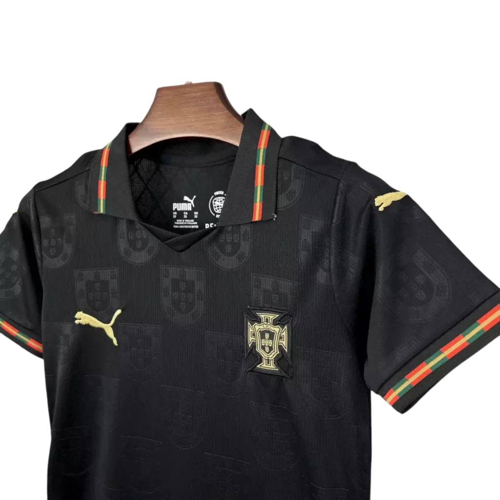 Conjunto Infantil Portugal "Pantera Negra" 2025/26 Puma - Preto