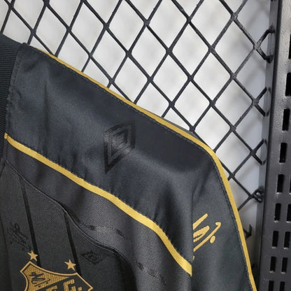 Camisa Peixão X Charlie Brown Jr 24/25 Torcedor Umbro Masculino - Preto e Dourado