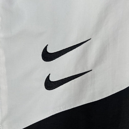 Corta Vento Nike Masculino - Preto e Branco
