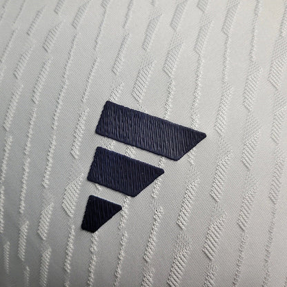 Camisa Real Madrid Home 23/24 - Versão Jogador Adidas Masculino - Branco