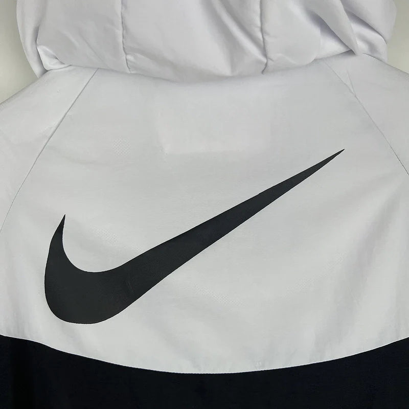 Corta Vento Nike Masculino - Preto e Branco