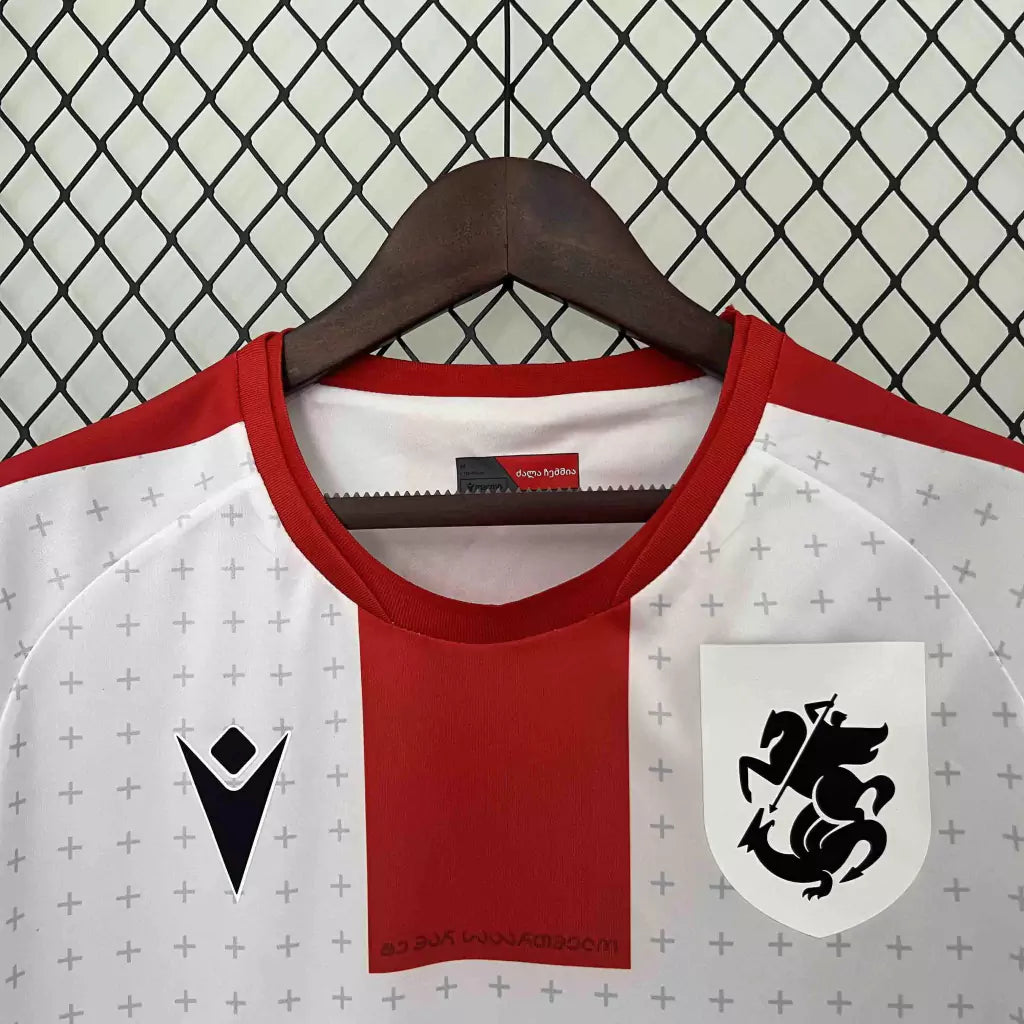 Camisa Geórgia Home Eurocopa 24/25 - Torcedor Macron Masculino - Branco e Vermelho